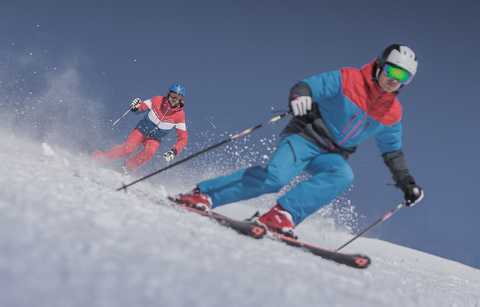 Skifahren mit Blick auf die Dolomiten